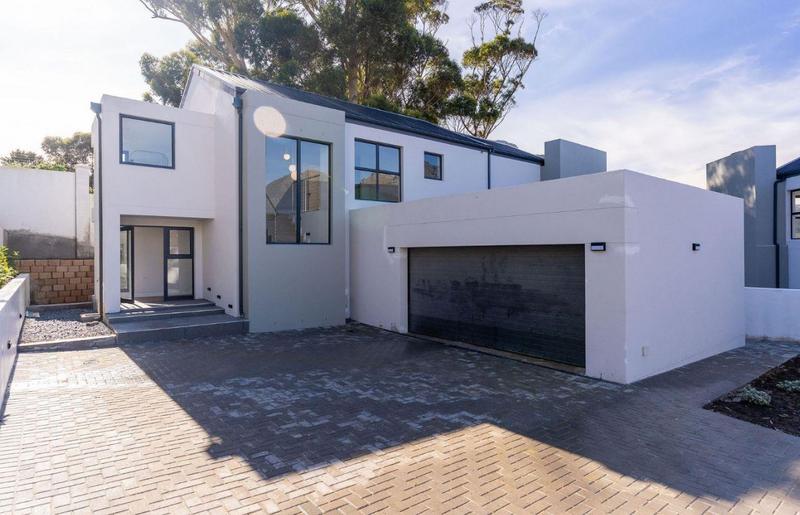 4 Bedroom Property for Sale in Hout Bay Western Cape